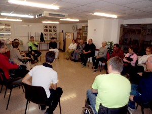 Afectados por Parkinson en la Asociación Parkinson Elche con Cristina Martínez