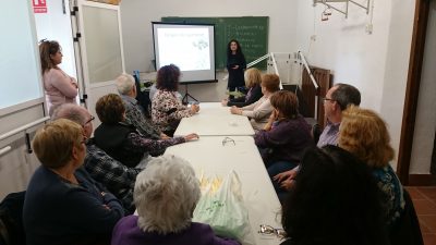 Taller-de-palma-blanca-en-la-Asociación-Parkinson-Elche