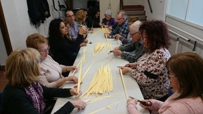 Taller-de-palma-blanca-en-la-Asociación-Parkinson-Elche