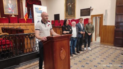 Lectura del Manifiesto en el día mundial del párkinson en el Ayuntamiento de Elche - 2025