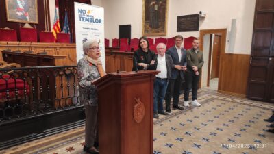 Lectura del Manifiesto en el día mundial del párkinson en el Ayuntamiento de Elche - 2025