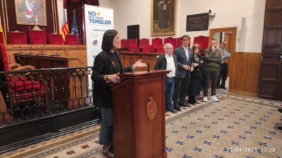 Lectura del Manifiesto en el día mundial del párkinson en el Ayuntamiento de Elche - 2025