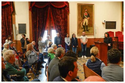 Lectura del Manifiesto en el día mundial del párkinson en el Ayuntamiento de Elche - 2025