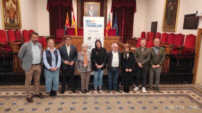 Lectura del Manifiesto en el día mundial del párkinson en el Ayuntamiento de Elche - 2025