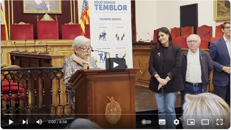 Lectura del Manifiesto en el día mundial del párkinson en el Ayuntamiento de Elche - 2025