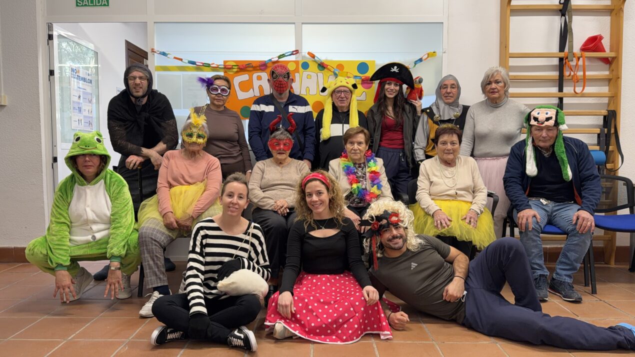 Carnaval en la Asociaci贸n Parkinson Elche: una experiencia de ocio terap茅utico