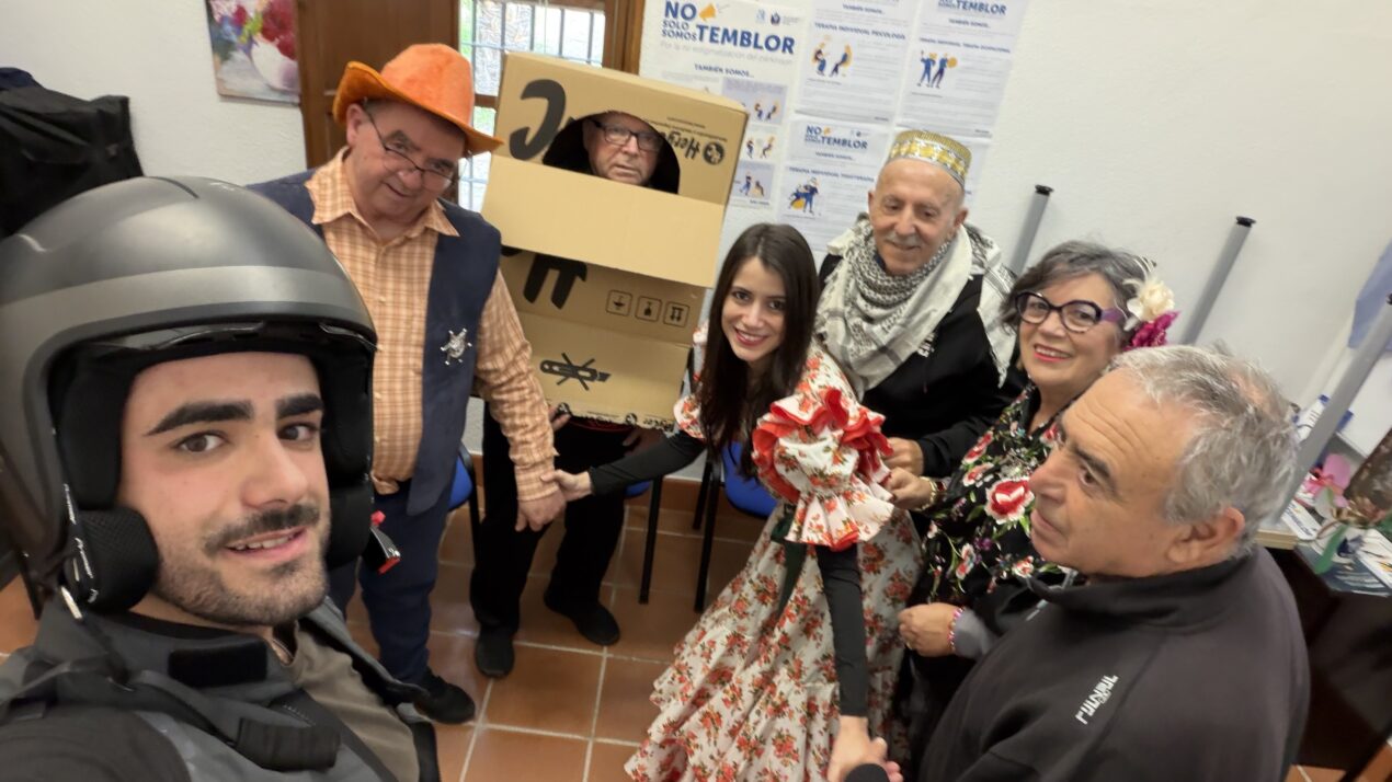 Carnaval en la Asociaci贸n Parkinson Elche: una experiencia de ocio terap茅utico
