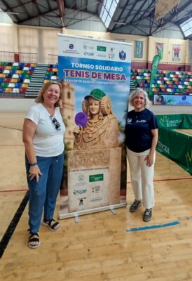 Imágenes del primer torneo solidario de tenis de mesa organizado por Parkinsometros a beneficio de la Asociación Parkinson Elche