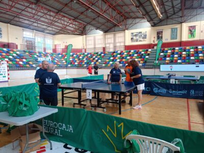 Imágenes del primer torneo solidario de tenis de mesa organizado por Parkinsometros a beneficio de la Asociación Parkinson Elche