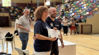 Imágenes del primer torneo solidario de tenis de mesa organizado por Parkinsometros a beneficio de la Asociación Parkinson Elche