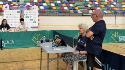 Imágenes del primer torneo solidario de tenis de mesa organizado por Parkinsometros a beneficio de la Asociación Parkinson Elche