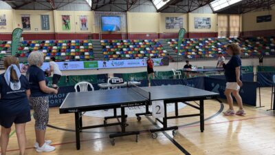Imágenes del primer torneo solidario de tenis de mesa organizado por Parkinsometros a beneficio de la Asociación Parkinson Elche