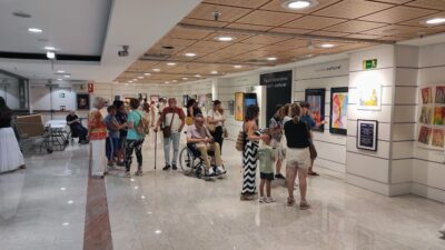 Imágenes de la inauguración de la exposición "La historia de Antonio puede ser la tuya"